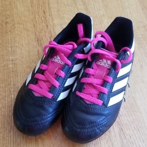 Little girl's soccer cleats